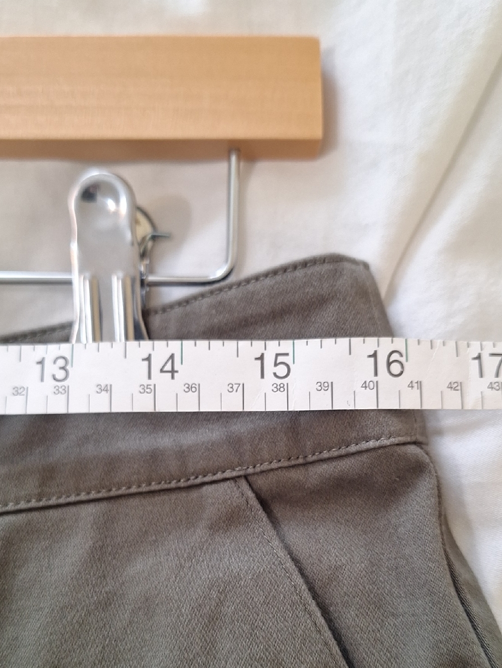 Joan Rivers Cargo Pants Women Olive Cargo Pants 10 Petite 10P M Ankle Pants - Picture 8 of 9